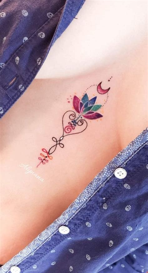 tatuajes para en medio del pecho|Tatuaje en medio del pecho mujer